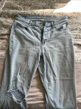 American Eagle Long Straight Light Blue Women's Distressed Jeans